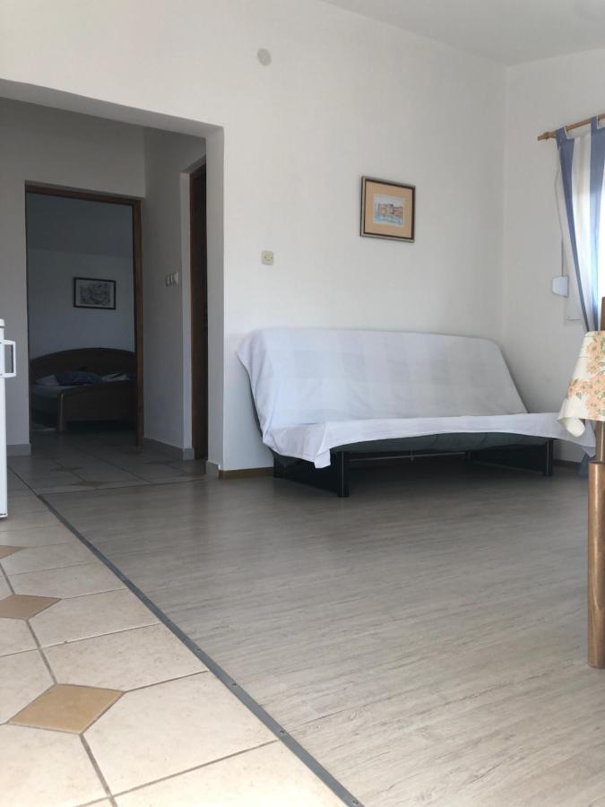 Apartments Marija Vir Bagian luar foto