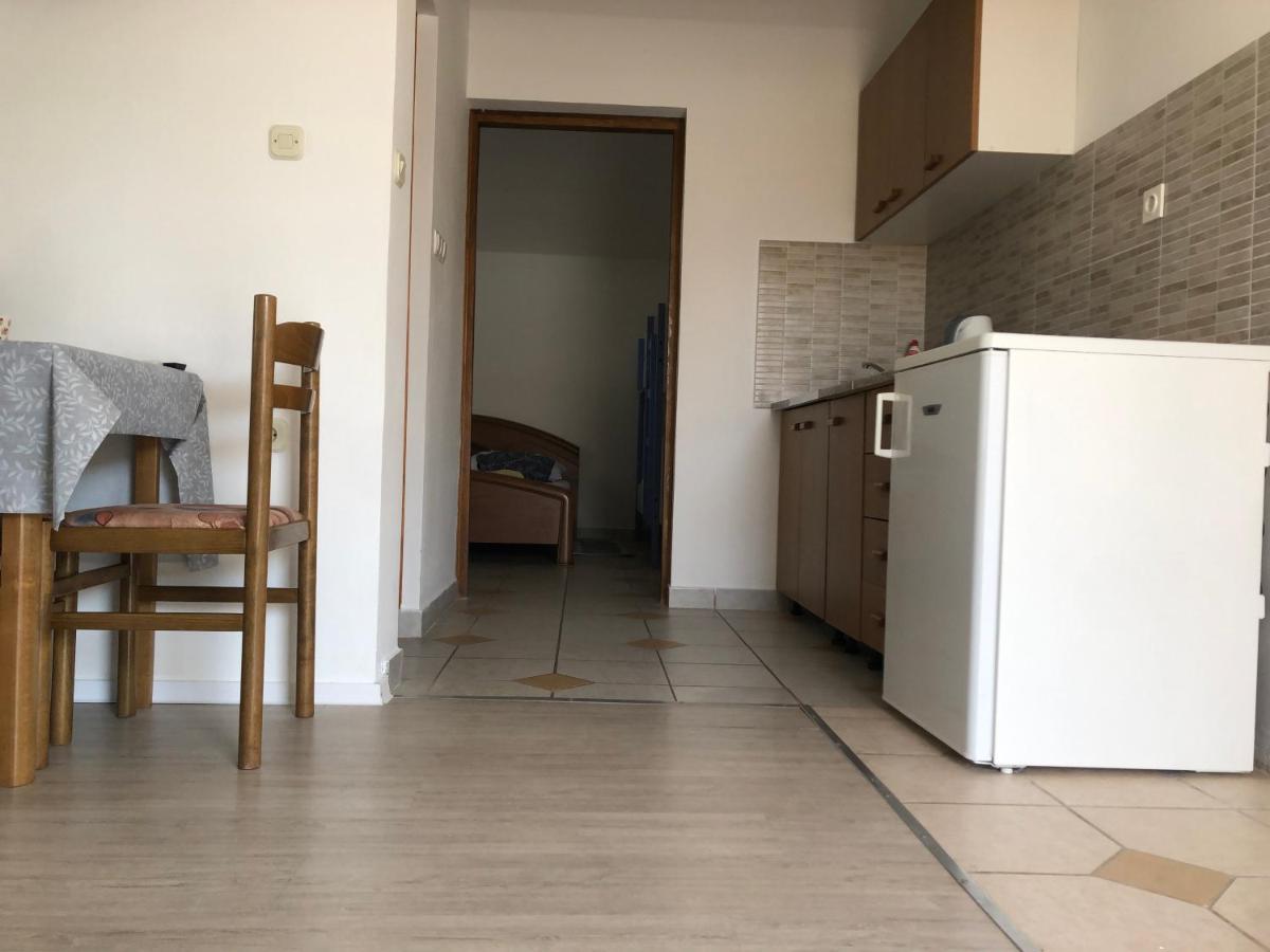 Apartments Marija Vir Bagian luar foto